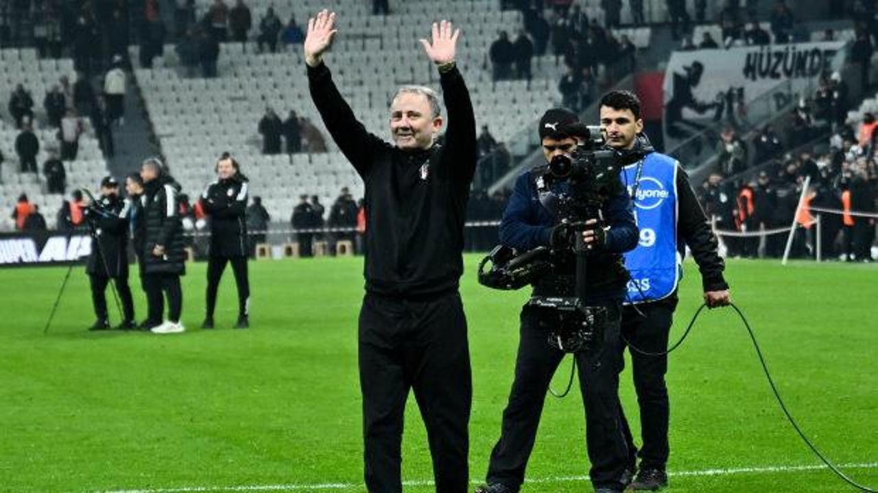 Sergen Yalçın'dan 'Ne iş yapıyor' eleştirilerine yanıt: 'Hep tartışılıyoruz'