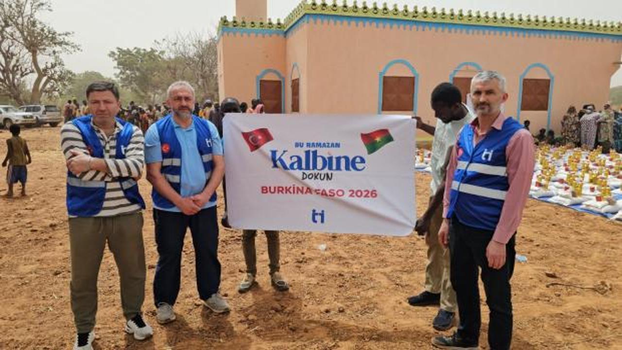 Yetim Vakfı Burkina Faso'da Ramazan erzağı dağıttı