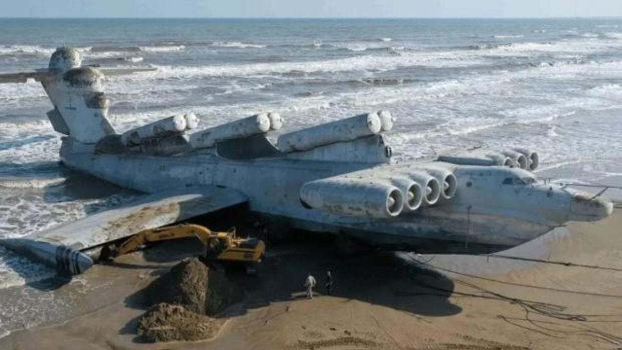 73 metrelik devasa silah sahilde çürümeye bırakıldı