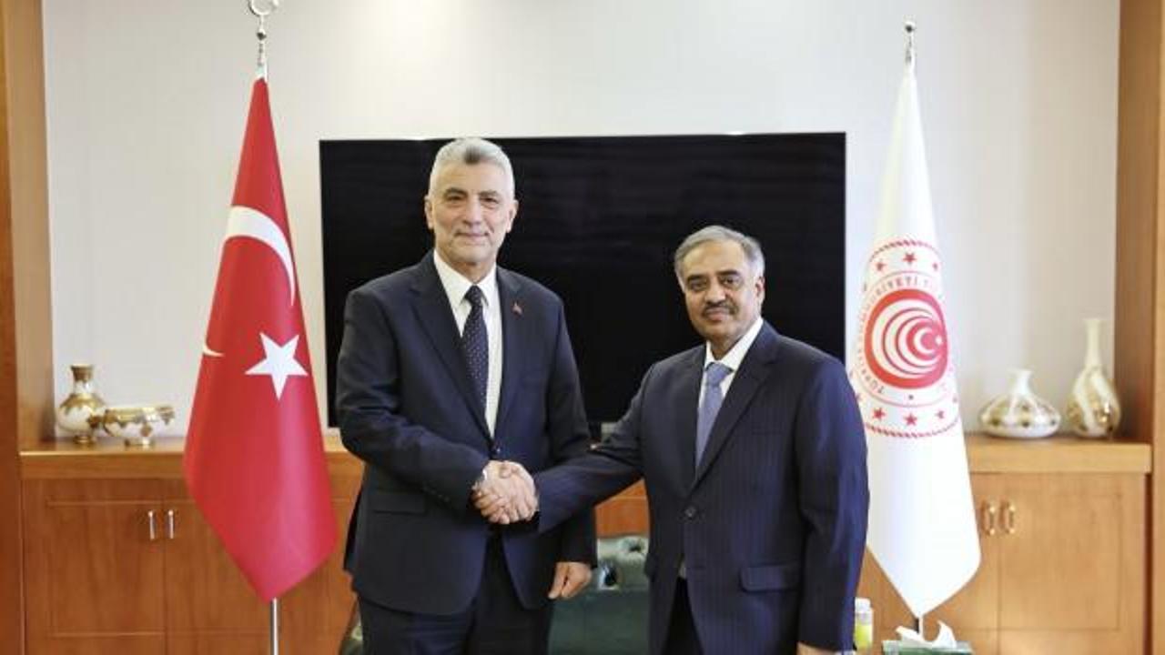 Bakan Bolat D-8 için hedefi koydu: Ticaret hacmi 500 milyar dolara çıkacak