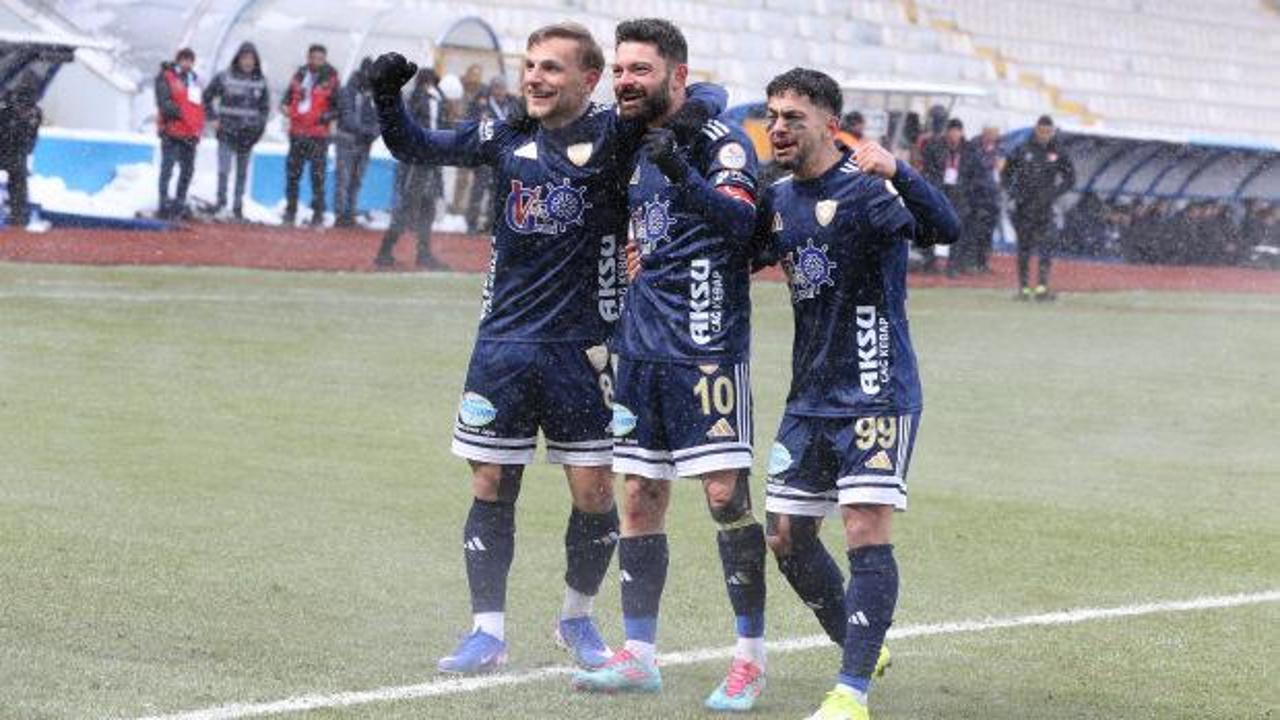 İki takım iki rekor tek efsane! Tecrübeli isim 1. Lig'e damga vuruyor