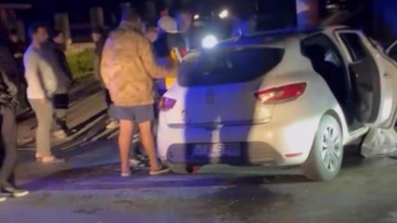 Kavşakta feci kaza: 4 kişi yaralandı!