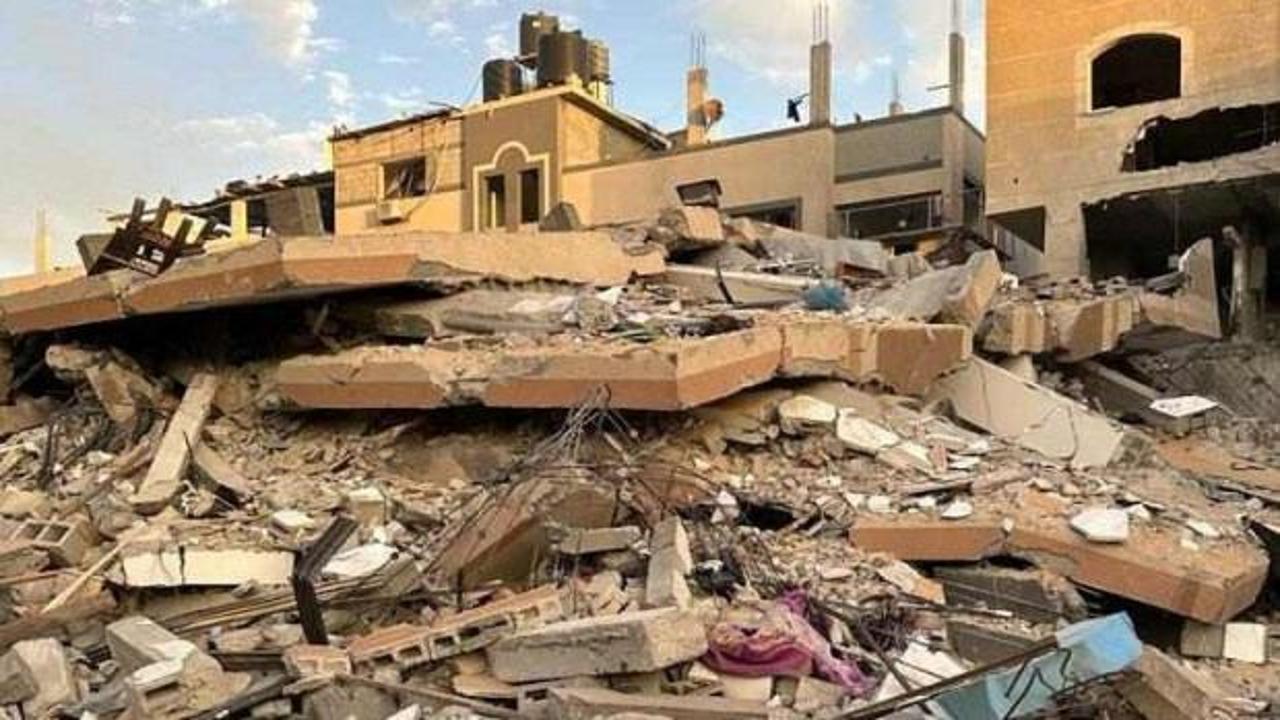 Nuseyrat’ta İsrail tarafından evi yıkılan Mahmoud Ayyash 43 yakınını kaybetti