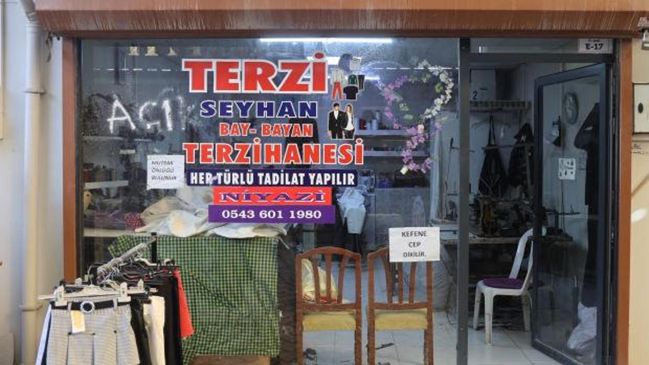 Pazarlık yapan m&uuml;şterilerden bıktı, d&uuml;kkanının camına yazı astı: G&ouml;renler şaşıp kalıyor!