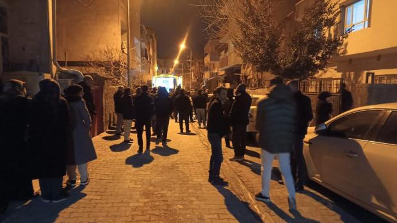 Sahurda dehşet: 18 yaşındaki kız babasını &ouml;ld&uuml;rd&uuml;!