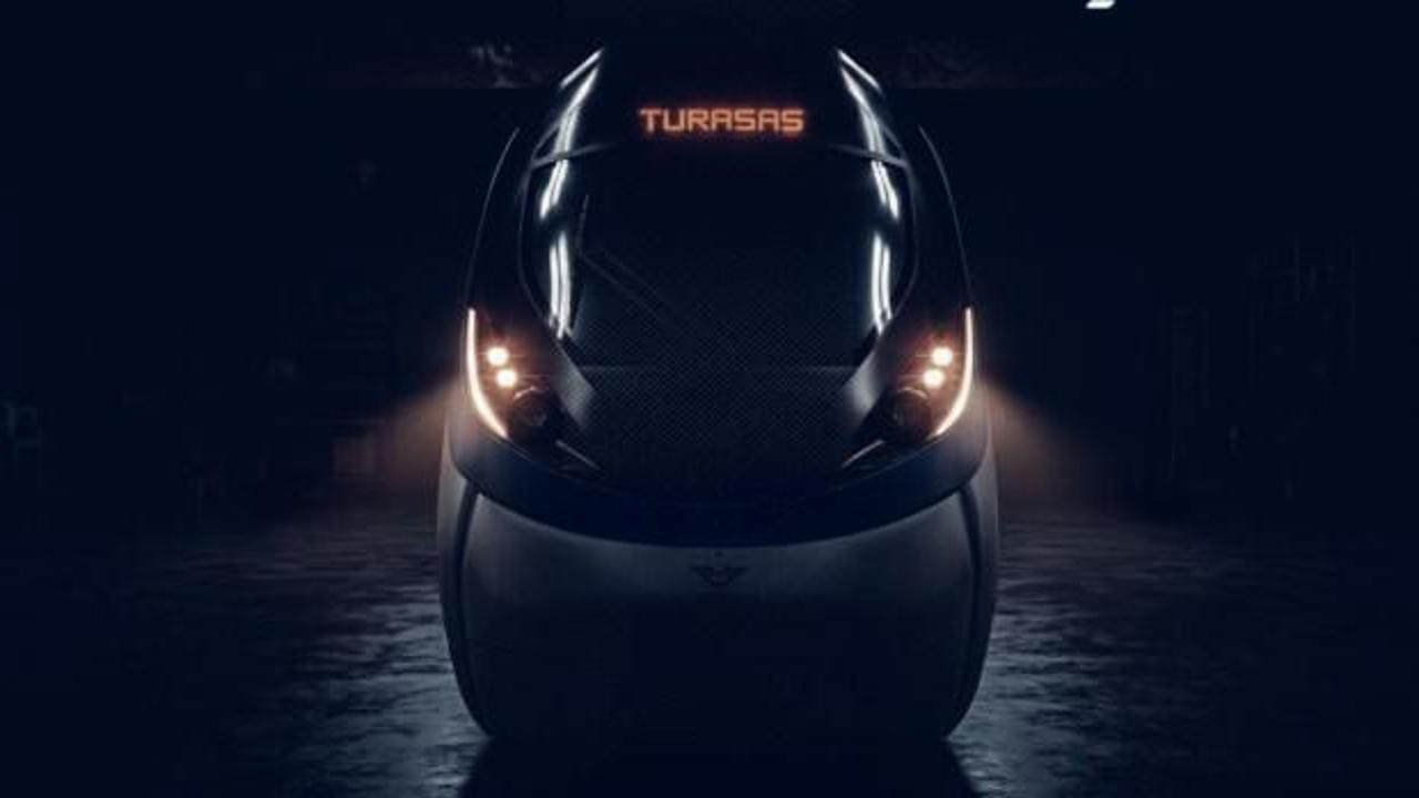 Türkiye’nin ilk milli elektrikli hızlı treni raylara iniyor