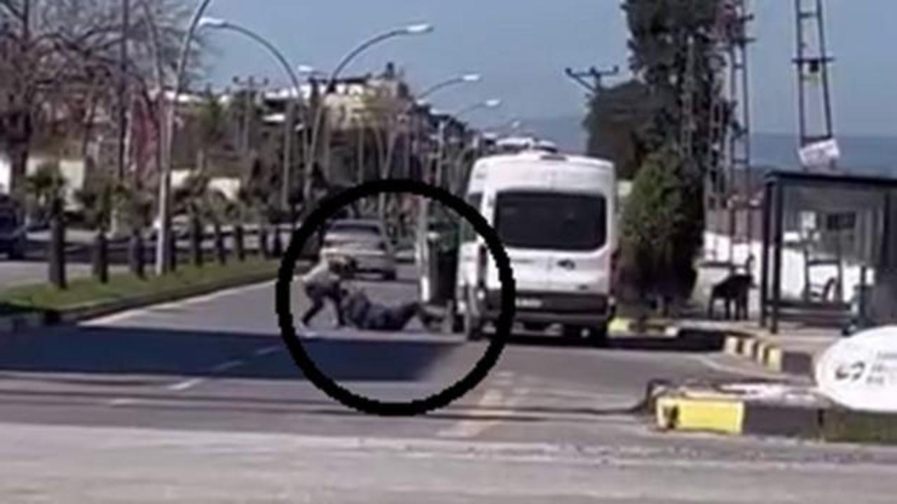 Yere yatırıp yumrukladı: Tartıştığı sürücüyü acımasızca dövdü