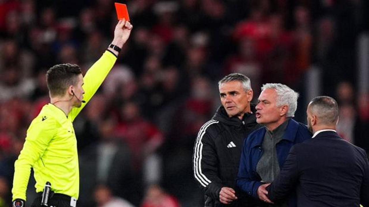 Hakemin üstüne yürümüştü! Mourinho'nun cezası açıklandı