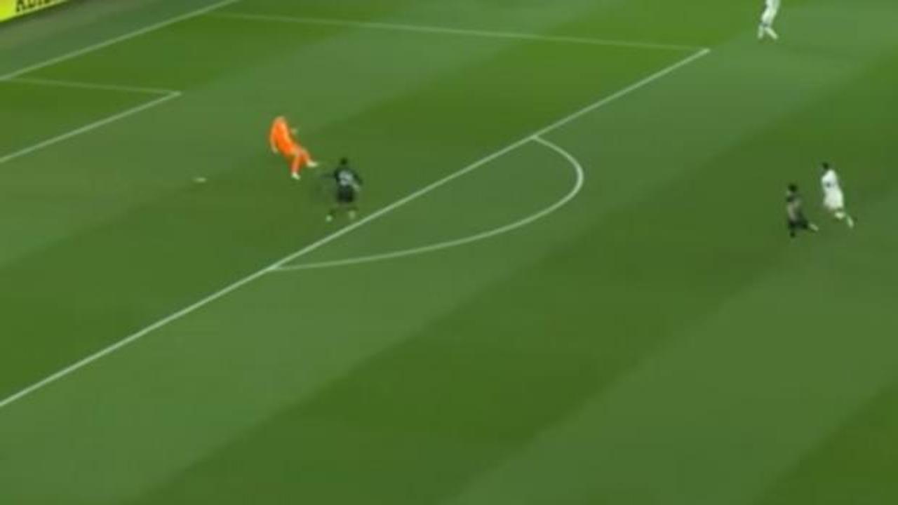 Süper Lig devinin istediği kaleci Şampiyonlar Ligi'nde takımını yaktı!