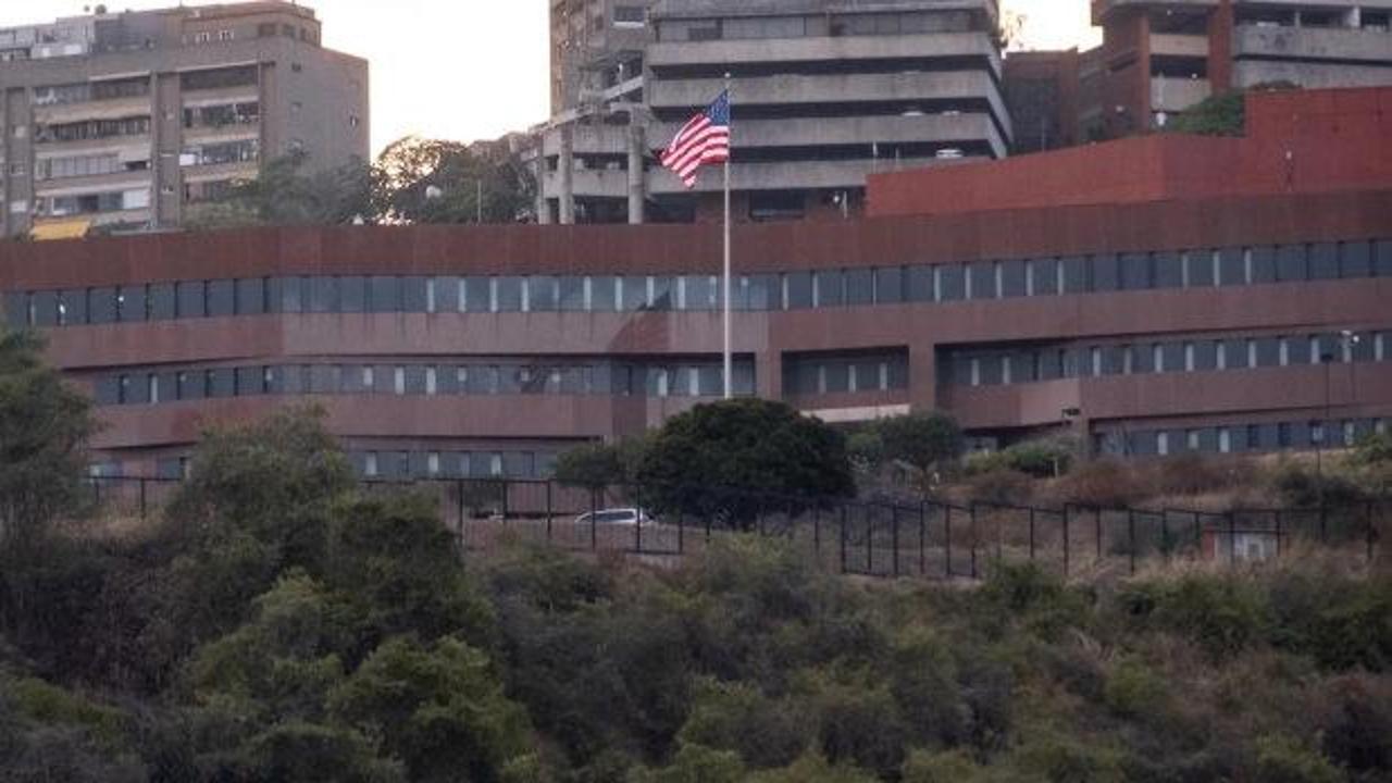 7 yıl sonra ABD bayrağı göndere çekildi