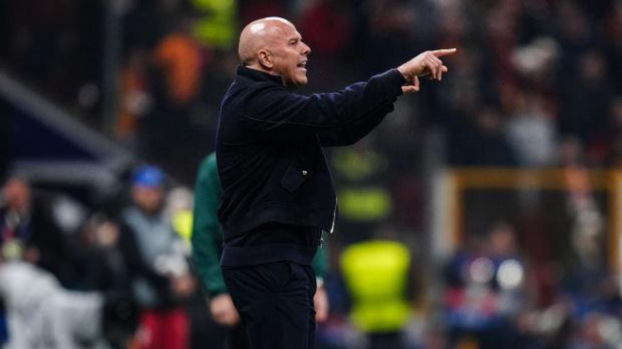 Arne Slot'tan Galatasaray'a tebrik