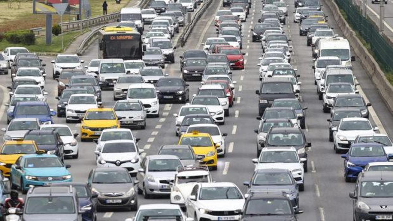 Bayramda yola &ccedil;ıkacak s&uuml;r&uuml;c&uuml;ler dikkat! Emniyetten uyarı geldi