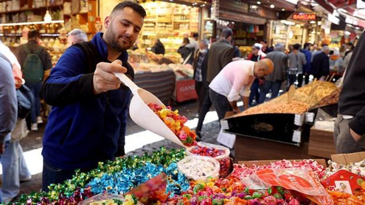 Esnaf, Ramazan Bayramı alışverişlerinden 100 milyar lirayı aşkın hasılat bekliyor Esnaf, Ramazan Bayramı alışverişlerinden 100 milyar lirayı aşkın hasılat bekliyor