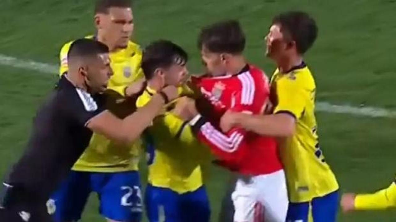 Jose Mourinho'nun Benfica'sı galibiyet golünü attı! Yer yerinden oynadı: Tribünü yaktılar