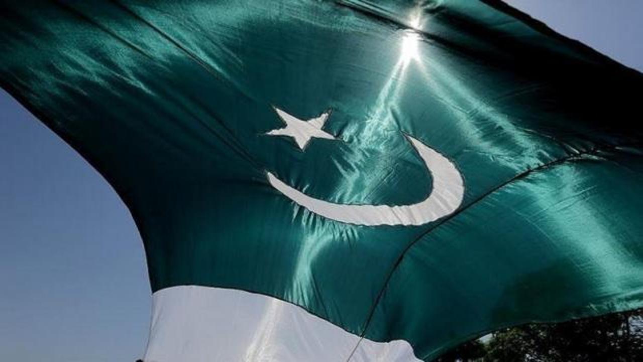 Pakistan’da yakıt krizi! Okullar tatil edildi
