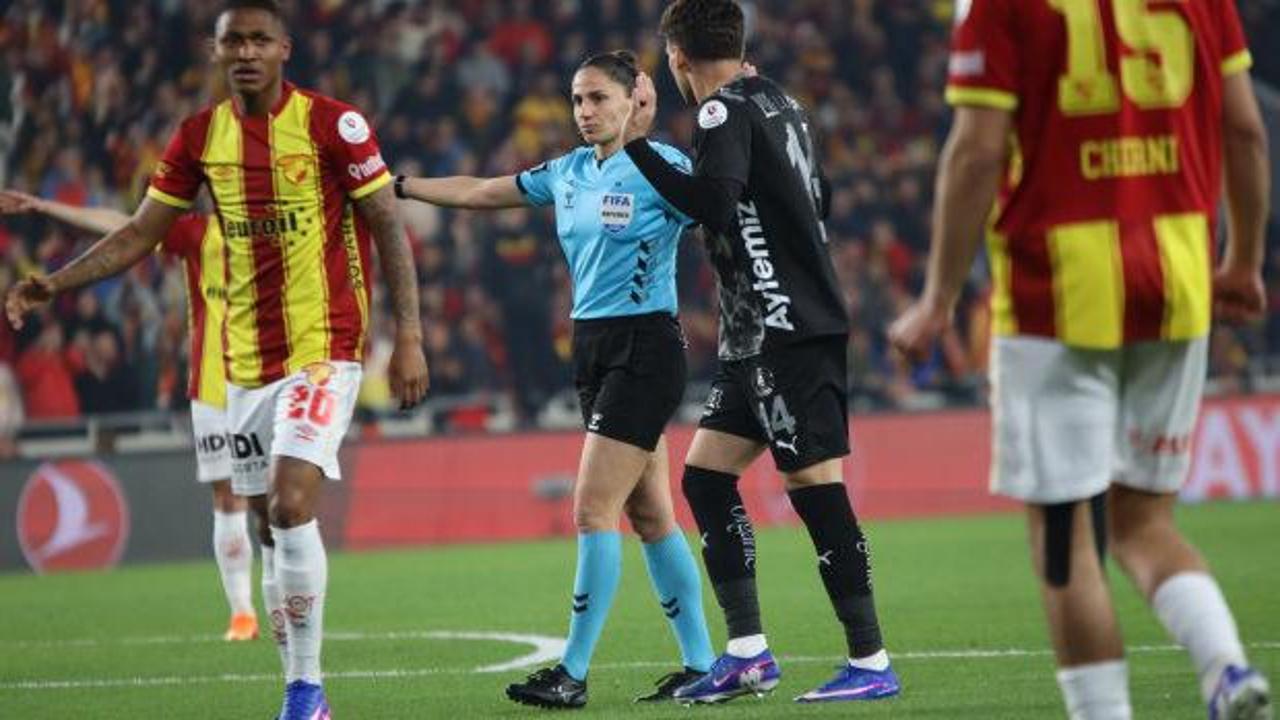 Süper Lig'de 22 yıl sonra kadın hakem düdük çaldı