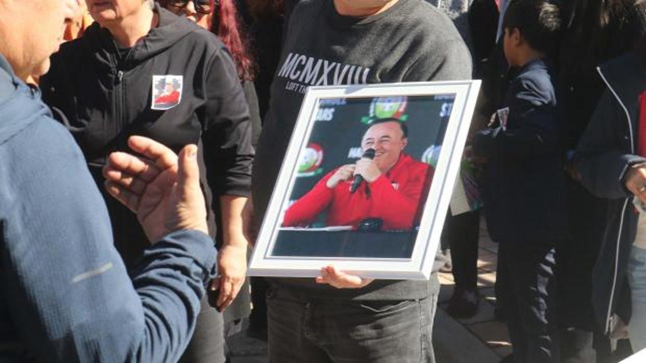 Teknik direktör Engin Fırat'ın cenazesi memleketinde defnedildi