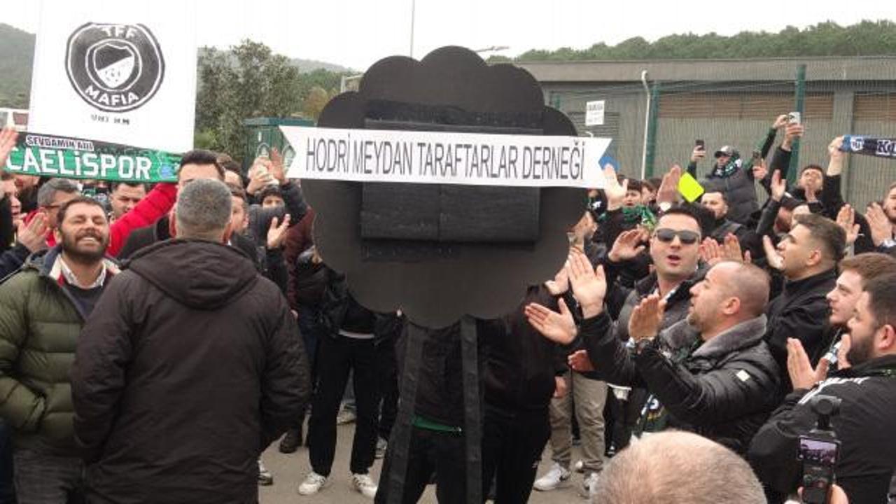 TFF önüne siyah çelenk bıraktılar! "Bu düzen değişecek"