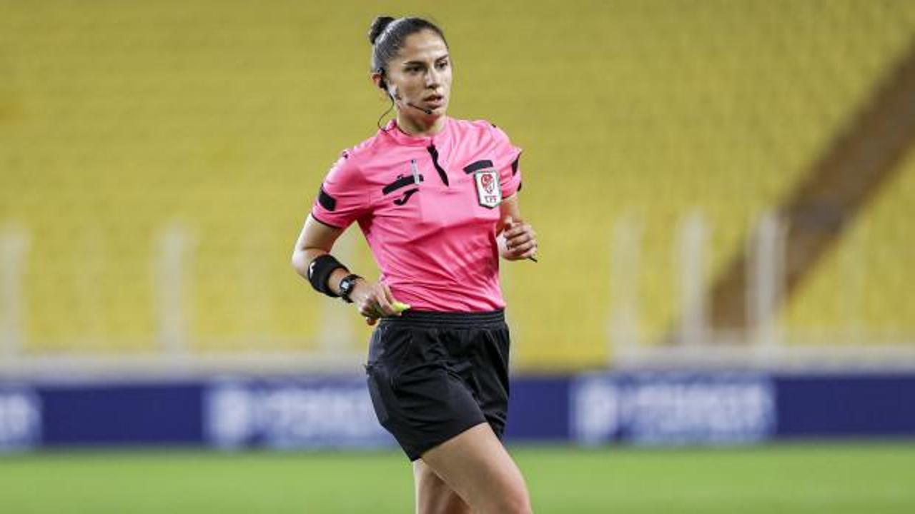 Türk futbol tarihinde bir ilk! Süper Lig maçını kadın hakem yönetecek