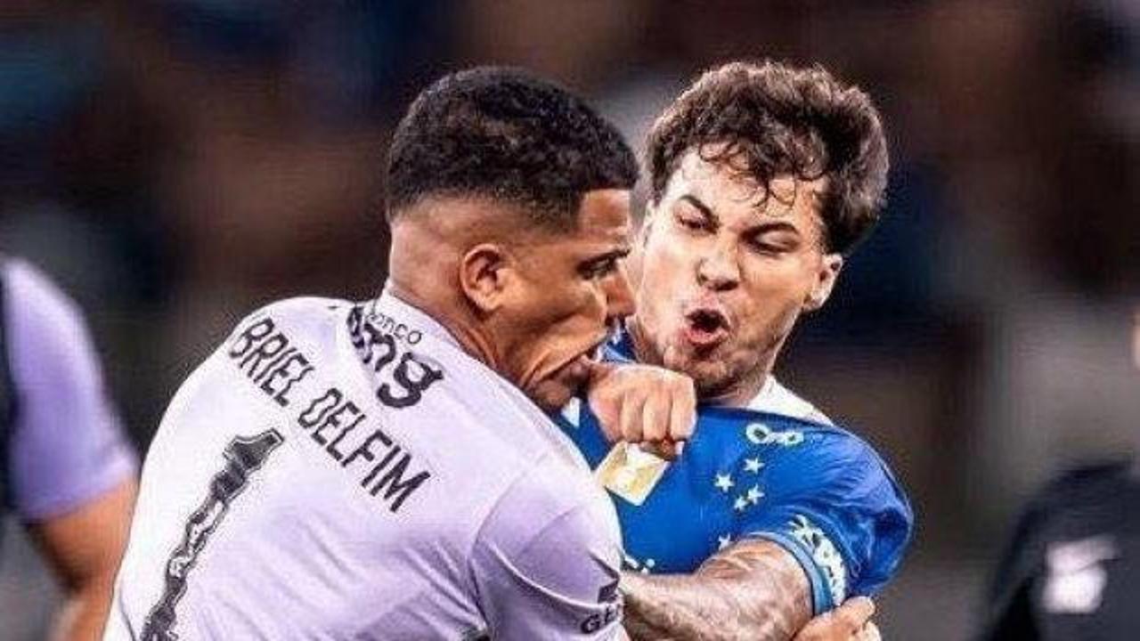 Yeşil saha savaş alanına döndü! 23 kırmızı kart çıktı