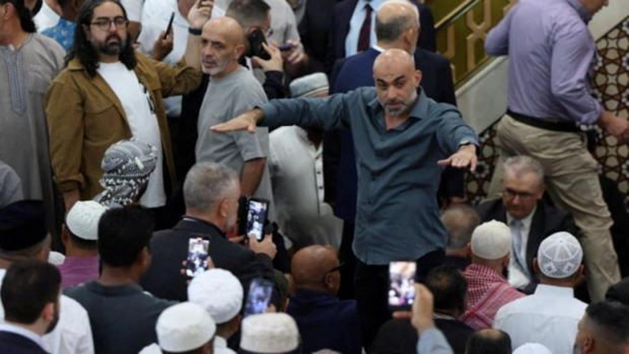 İsrail destekçisi Başbakan'a cemaat şoku: Camiden apar topar kovuldu!