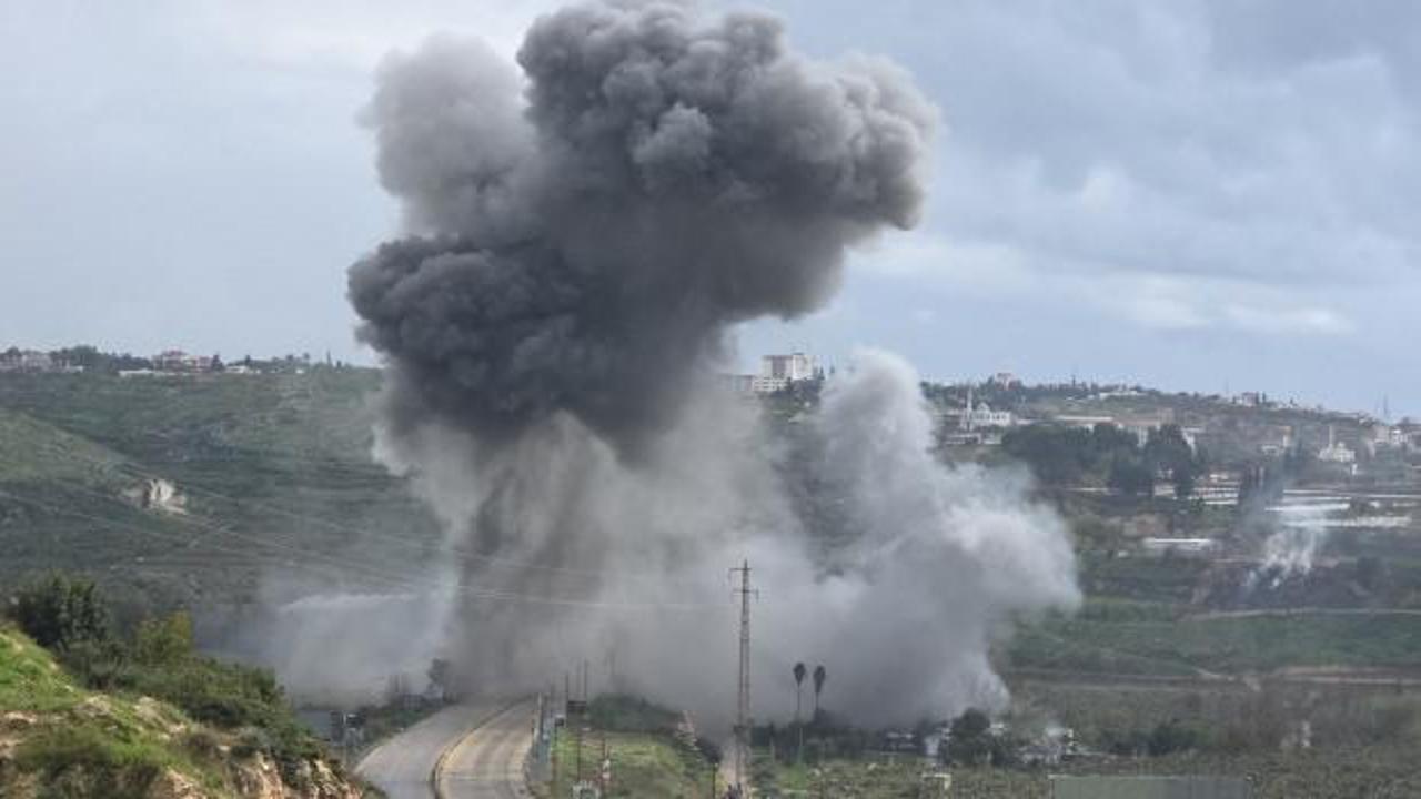 İsrail ordusu L&uuml;bnan'ın g&uuml;neyindeki Kasımiye K&ouml;pr&uuml;s&uuml;'n&uuml; bombaladı