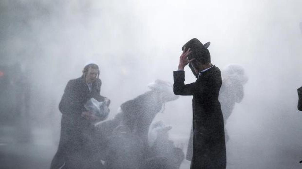 İsrail'de Yahudiler polisle çatıştı: Sokaklar savaş alanına döndü!