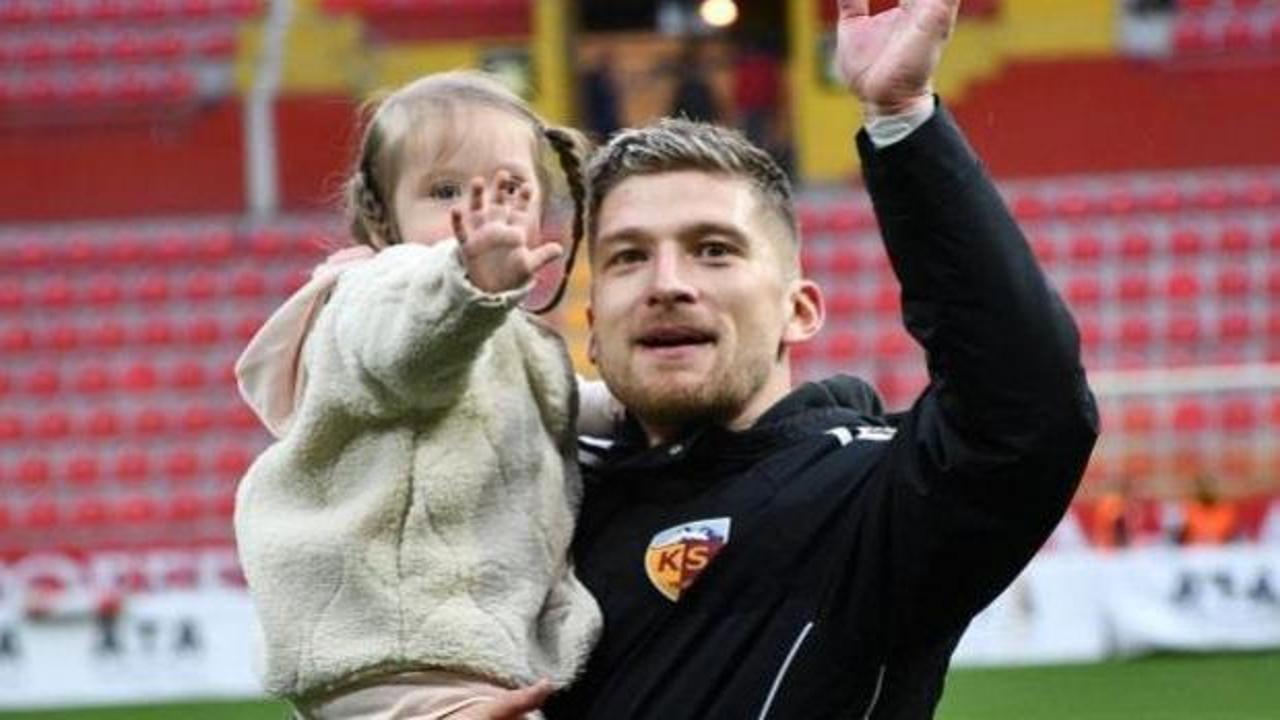 Kayserisporlu Semih Güler'den anlamlı 21 Mart mesajı! Kızı ile çıktı