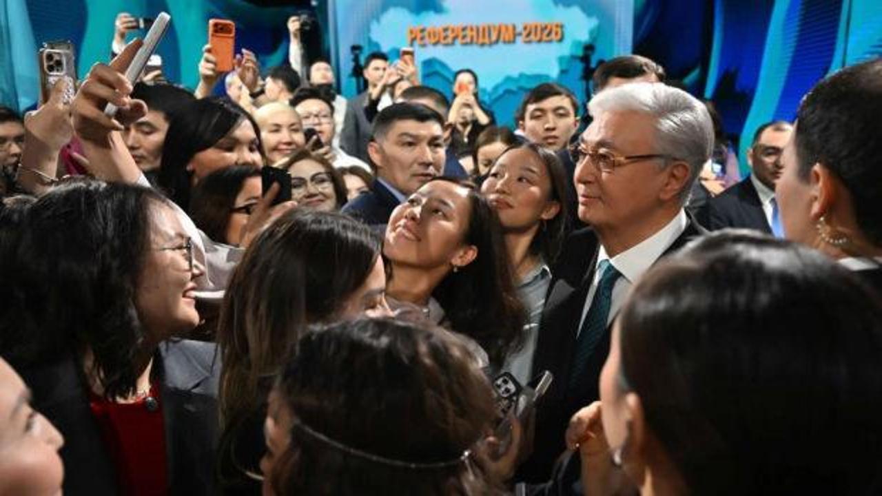 Kazakistan yeni anayasaya "evet" dedi