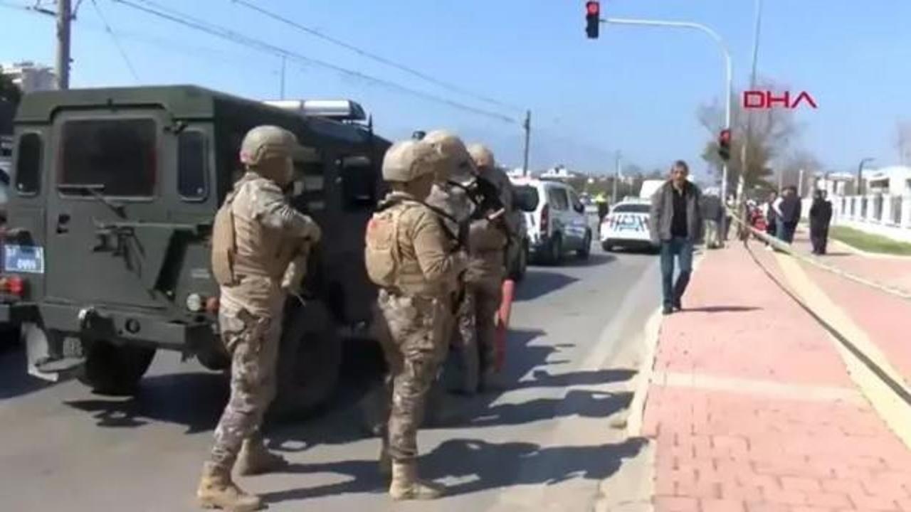 Kepez Kaymakamlık binasında silah sesi 