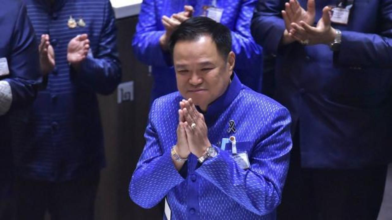 Tayland’da yeniden Charnvirakul dönemi!