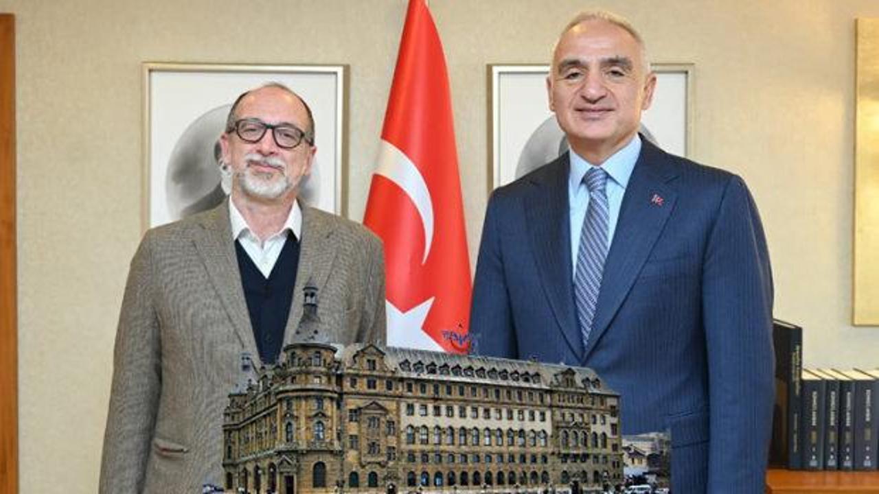 Haydarpaşa ve Sirkeci’ye dünya yıldızı dokunuşu: Venedik ödüllü küratör iş başında!