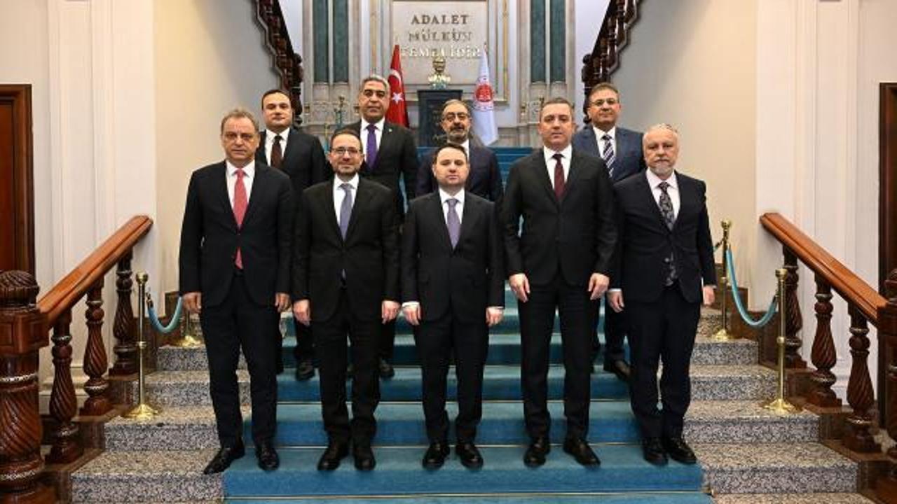Adalet Bakanı G&uuml;rlek, T&uuml;rkiye Barolar Birliği Başkanı Sağkan ile g&ouml;r&uuml;şt&uuml;
