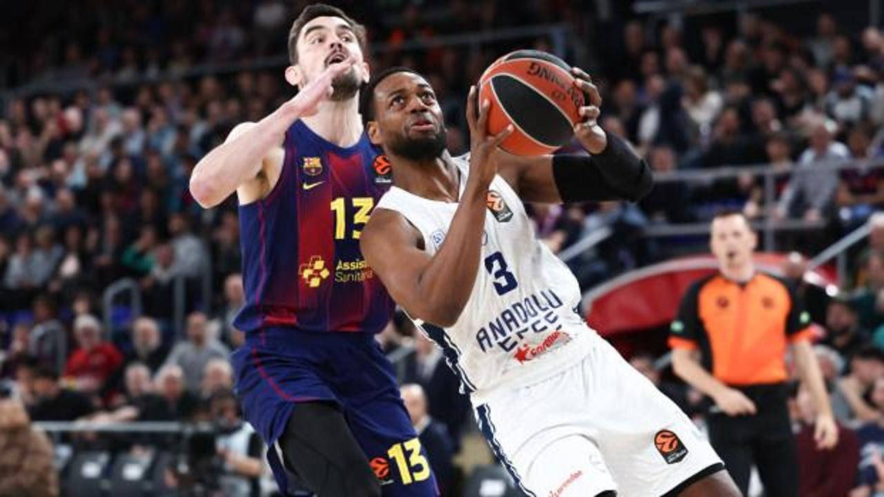Anadolu Efes, Barçe deplasmanında mağlup