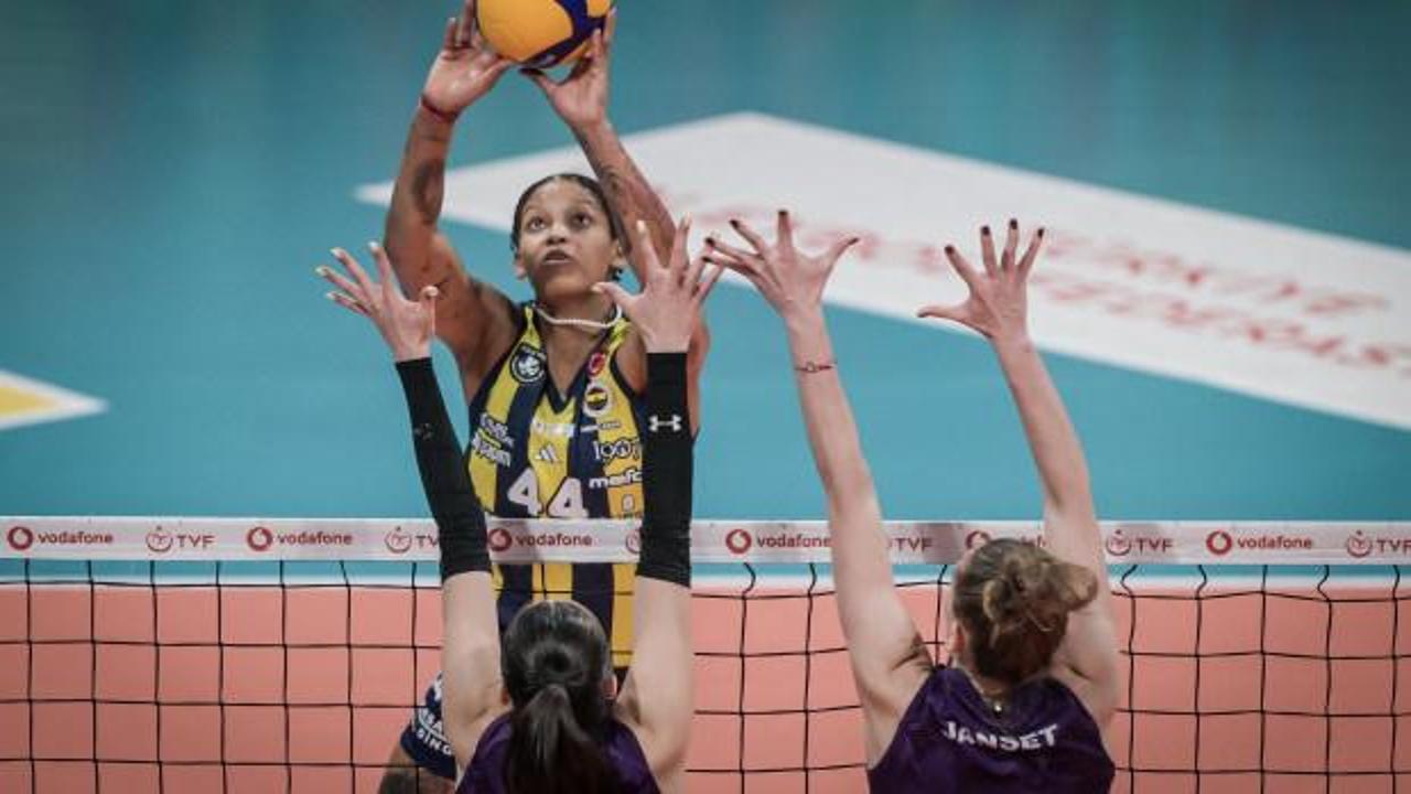 İlk maçta galibiyet! 3-0 kazanan Fenerbahçe finale yaklaştı