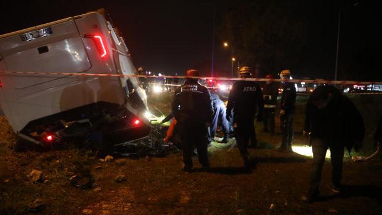 Servis midibüsü devrildi: 16 infaz koruma memuru yaralandı!