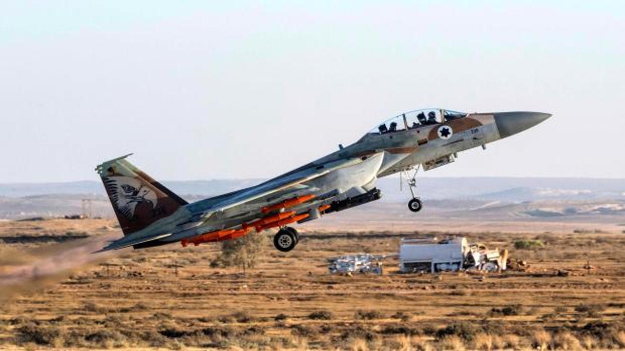 Son dakika: İsrail savaş u&ccedil;akları Beyrut'ta! Peş peşe sonik patlamalar