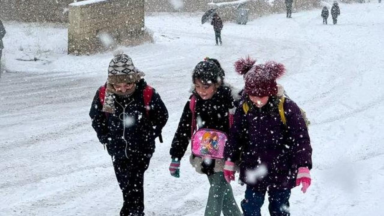 Valilikler peş peşe duyurdu! D&ouml;rt ilimizde okullar tatil edildi