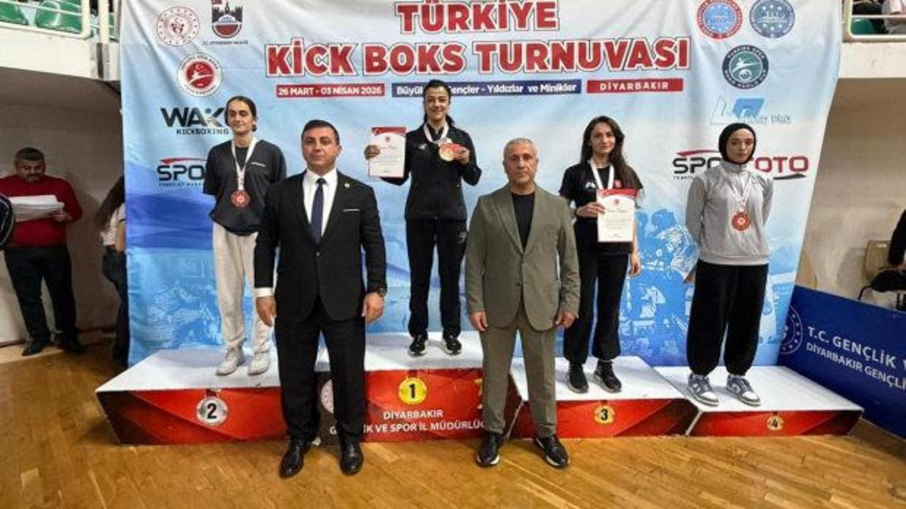 Bağcılar Belediyesi personeli, Kick Boks’ta Türkiye şampiyonu oldu
