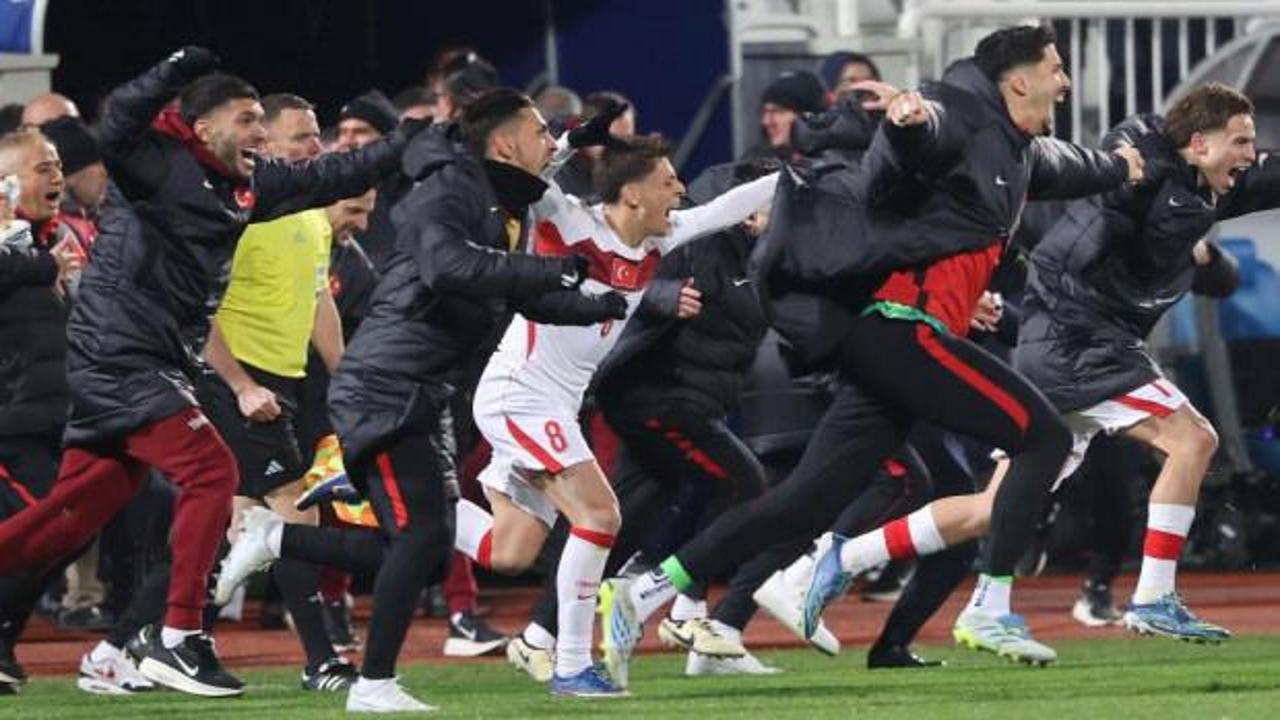 A Milli Takım'dan &uuml;st &uuml;ste paylaşımlar! 'Yer g&ouml;k inlesin'