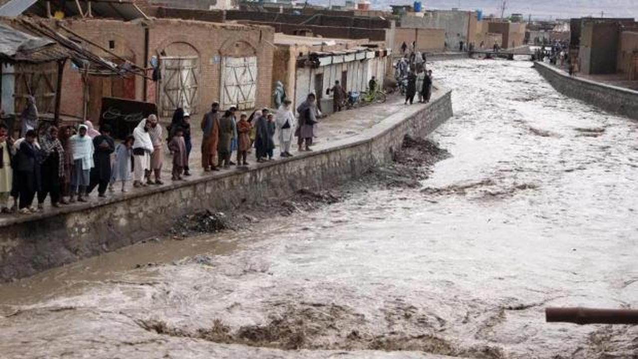 Afganistan'da felaket! Ölü sayısı 77'ye yükseldi