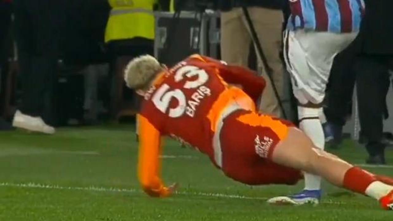 Akyazı'da kırmızı kart itirazı! VAR çağırdı hakem kararından dönmedi