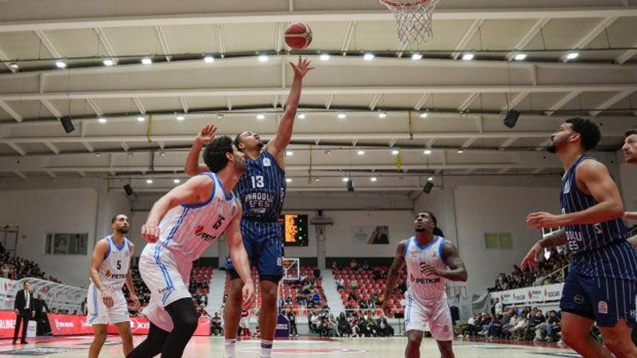 Anadolu Efes Aliağa Petkim'i farklı geçti!