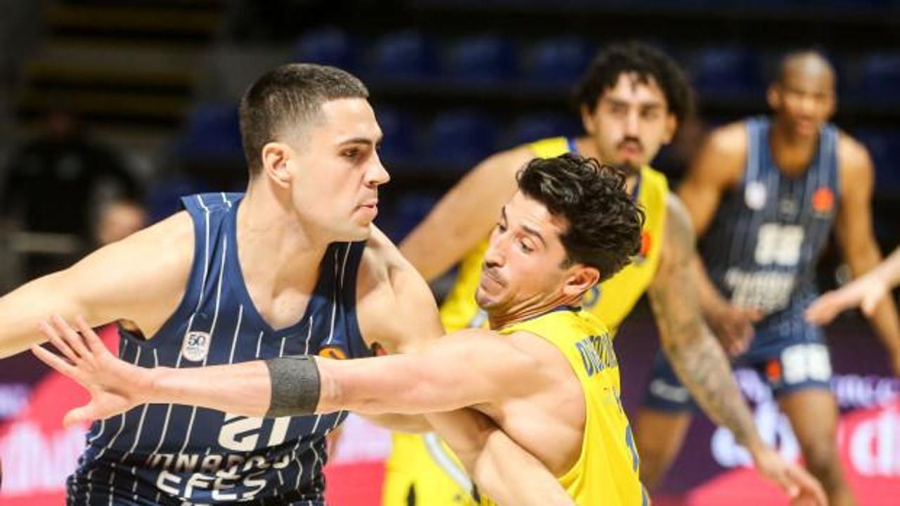 Anadolu Efes Maccabi'ye diş geçiremedi!