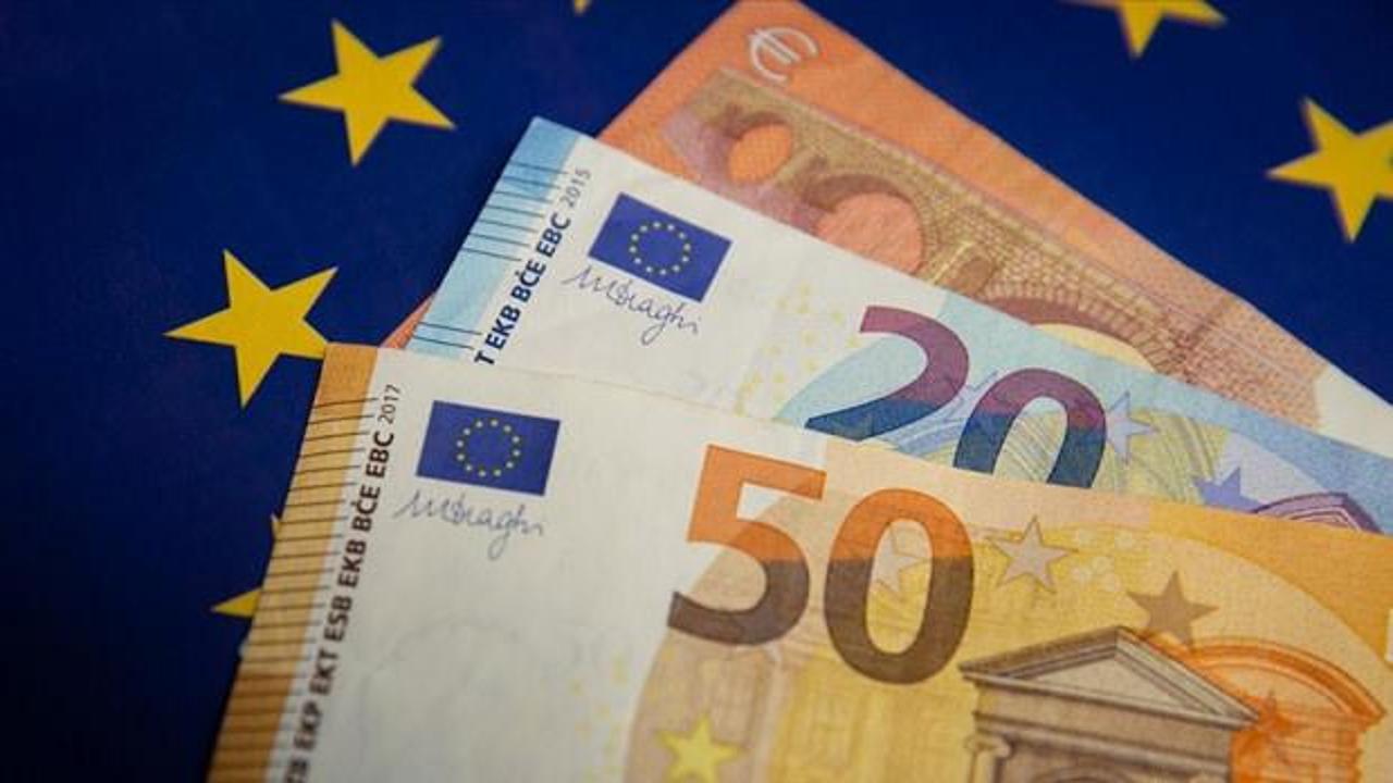 Dolar ve Euro'da g&uuml;n&uuml;n ilk fiyatları!