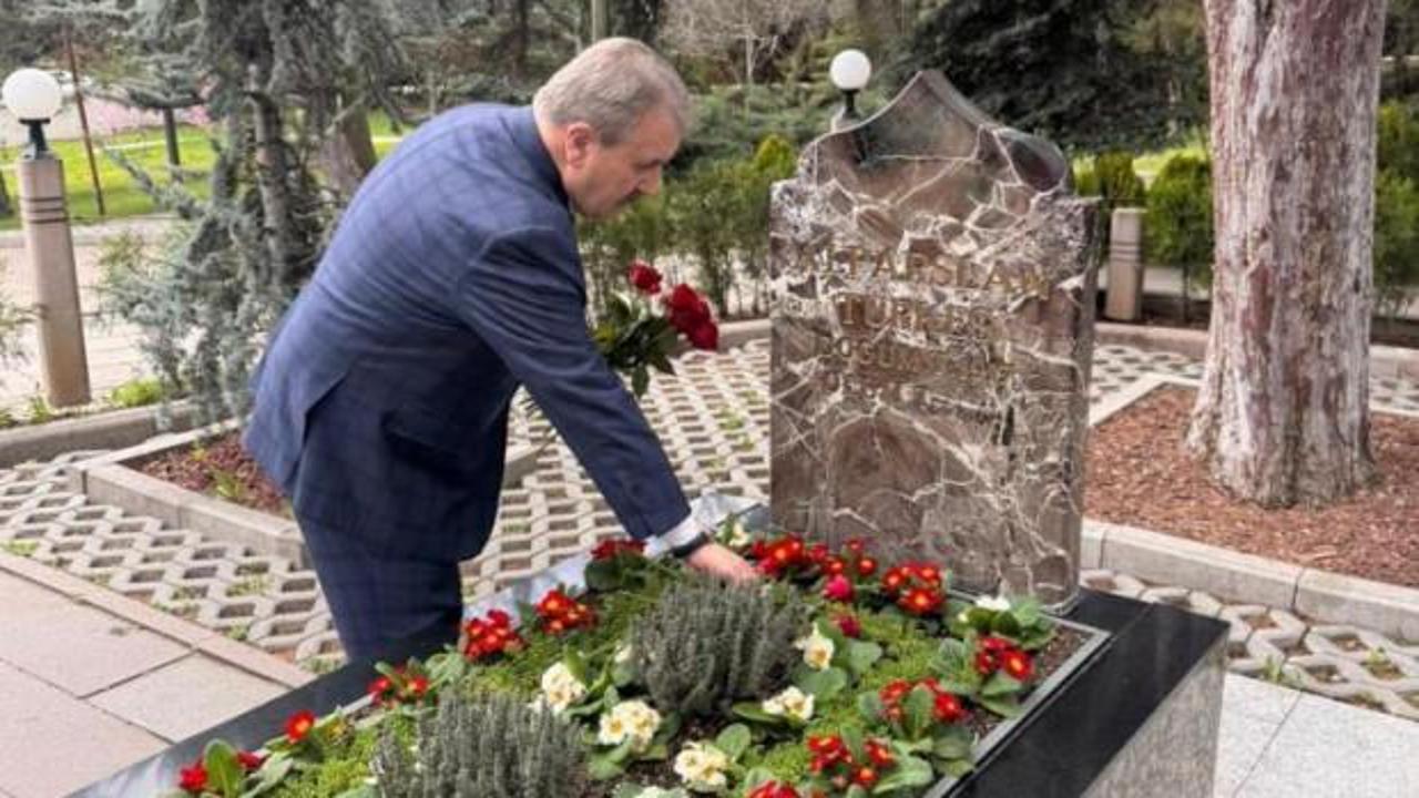 Destici'den Alparslan T&uuml;rkeş mesajı