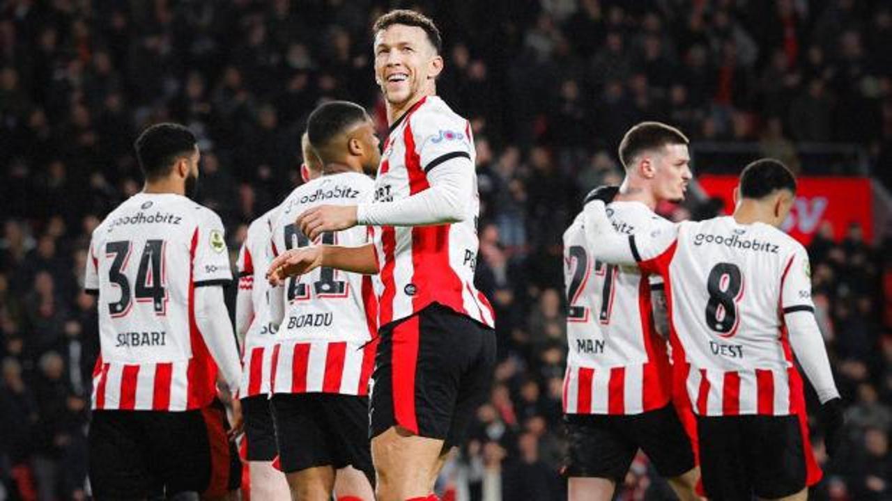 Ezeli rakip puan kaybetti! Nisanda şampiyon oldular