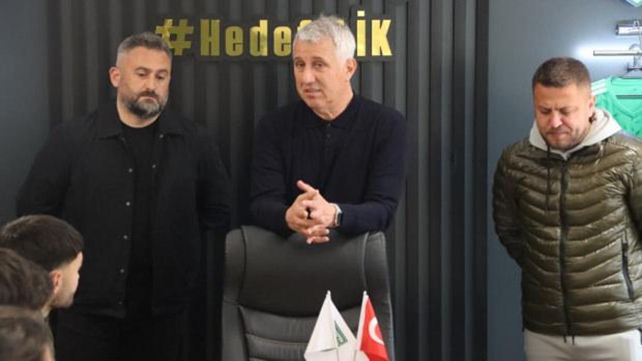 İstifa etmişti! Şampiyon hoca takımına g&ouml;zyaşlarıyla veda etti