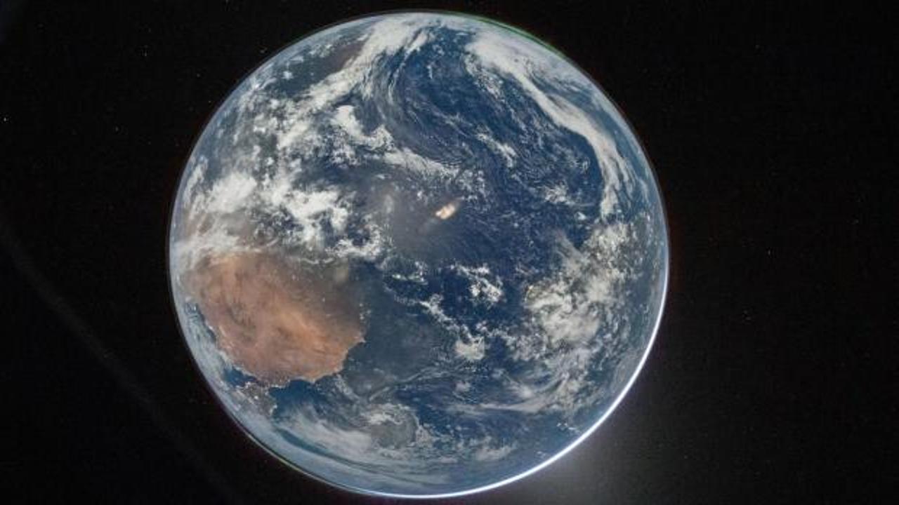 NASA, D&uuml;nya'nın uzaydan &ccedil;ekilmiş yeni g&ouml;r&uuml;nt&uuml;lerini yayınladı