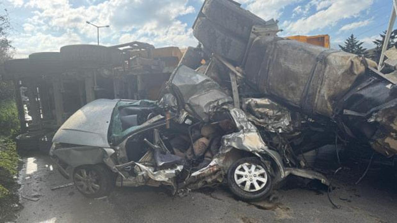 Otoyolda can pazarı! 4 ara&ccedil; birbirine girdi: Can kaybı var!